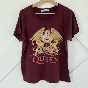 Daydreamer Queen Graphic T-Shirt Band Shirt Large Burgundy Maroon